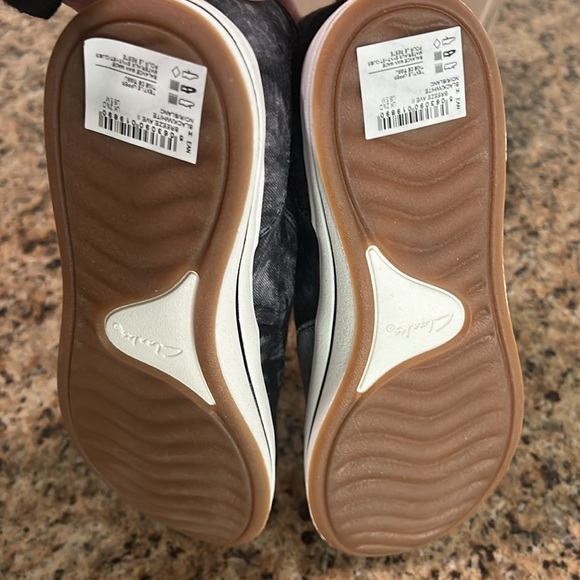 New Clarks Breeze Ave II Sneakers - Picture 9 of 10